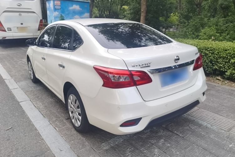 Used Nissan Sylphy 2021 Classic 1.6XE CVT Exclusive Edition Exterior 2