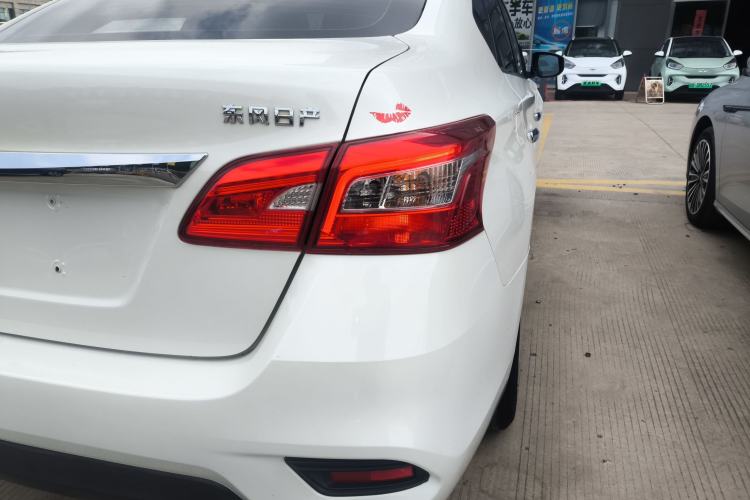 Used Nissan Sylphy 2021 Classic 1.6XL CVT Luxury Edition Exterior 3