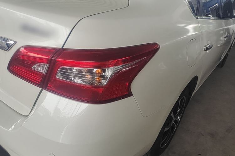Used Nissan Sylphy 2021 Classic 1.6XE CVT Comfort Edition Exterior 3