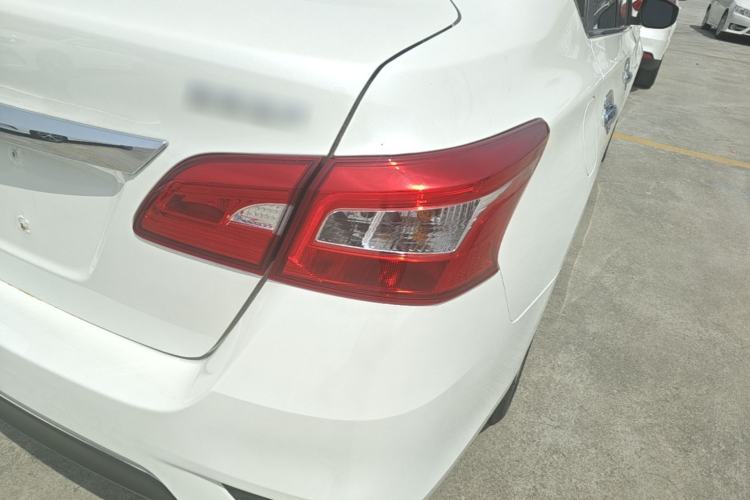 Used Nissan Sylphy 2021 Classic 1.6XL CVT Luxury Edition Exterior 3