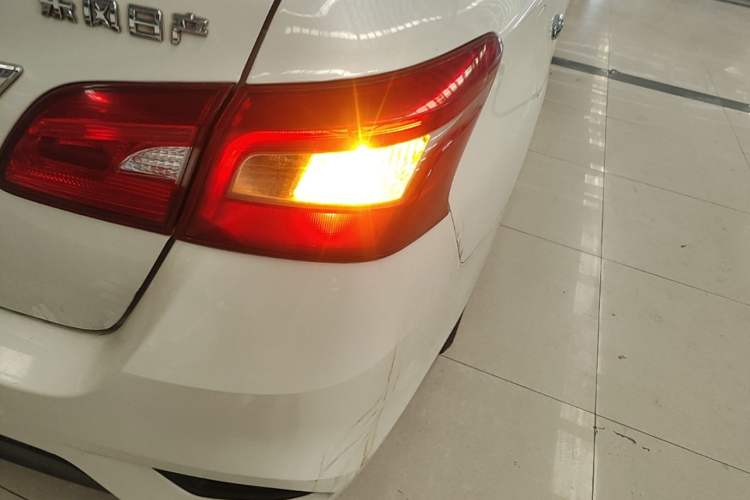 Used Nissan Sylphy 2021 Classic 1.6XE Manual Comfort Edition Exterior 3
