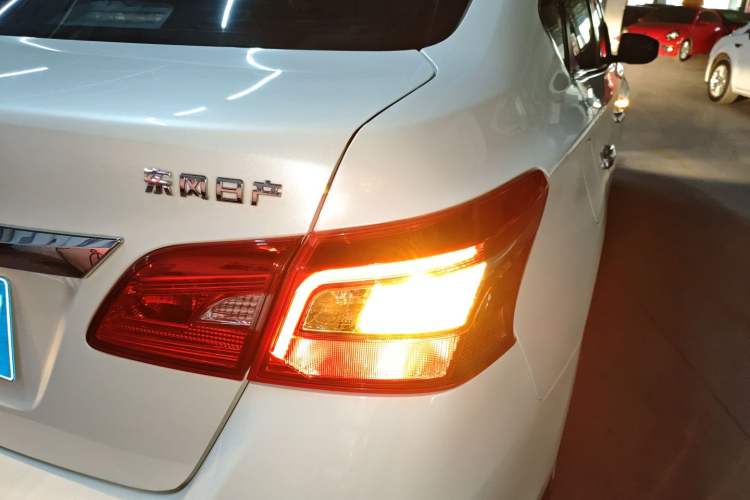 Used Nissan Sylphy 2021 Classic 1.6XE CVT Exclusive Edition Exterior 3
