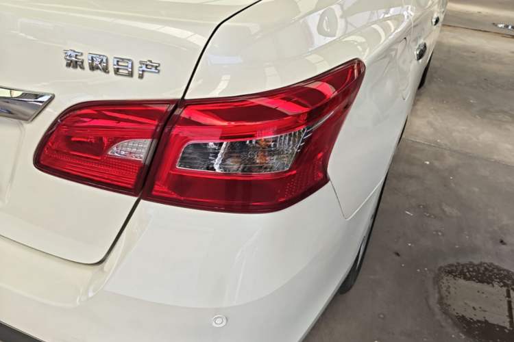 Used Nissan Sylphy 2021 Classic 1.6XL CVT Luxury Edition Exterior 3
