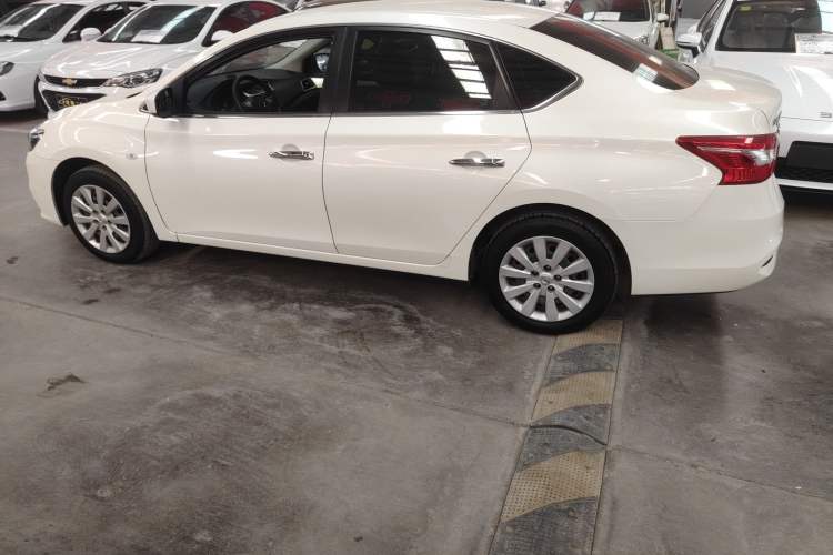 Used Nissan Sylphy 2021 Classic 1.6XE CVT Comfort Edition Exterior 3
