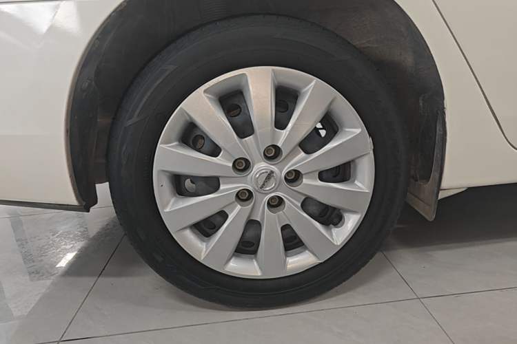 Used Nissan Sylphy 2021 Classic 1.6XE CVT Exclusive Edition Exterior 5