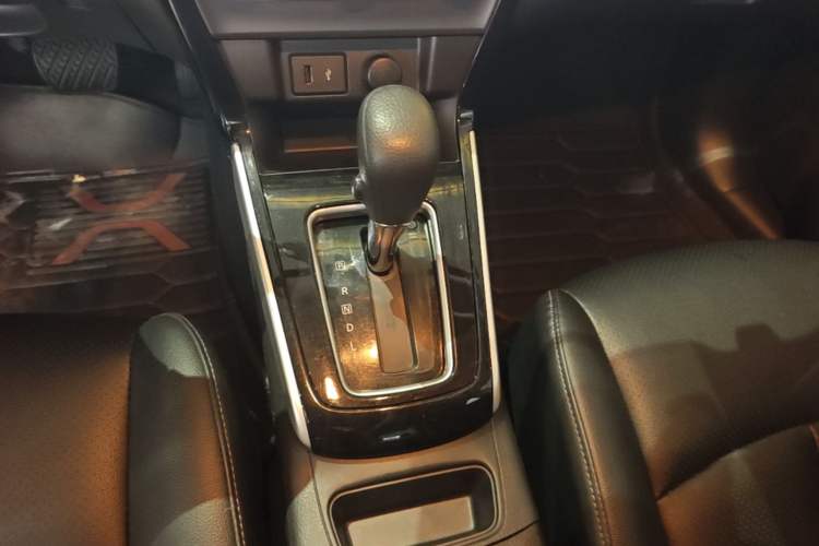 Used Nissan Sylphy 2021 Classic 1.6XL CVT Luxury Edition Gear Lever