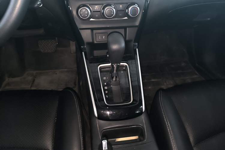 Used Nissan Sylphy 2021 Classic 1.6XL CVT Luxury Edition Gear Lever
