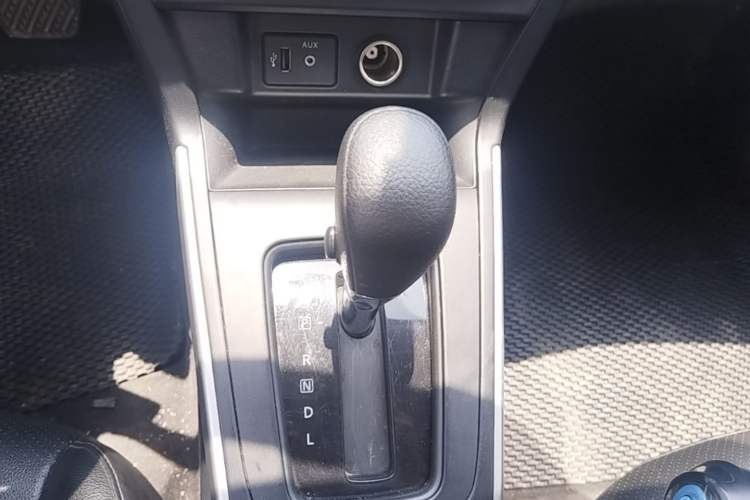 Used Nissan Sylphy 2021 Classic 1.6XE CVT Exclusive Edition Gear Lever