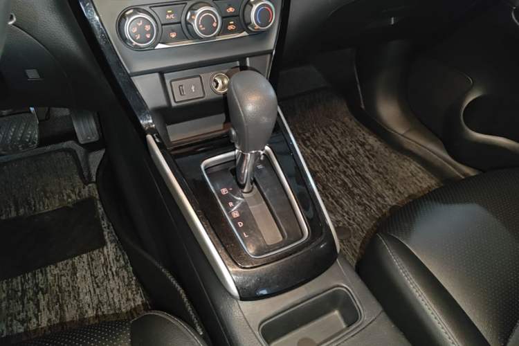 Used Nissan Sylphy 2021 Classic 1.6XL CVT Luxury Edition Gear Lever