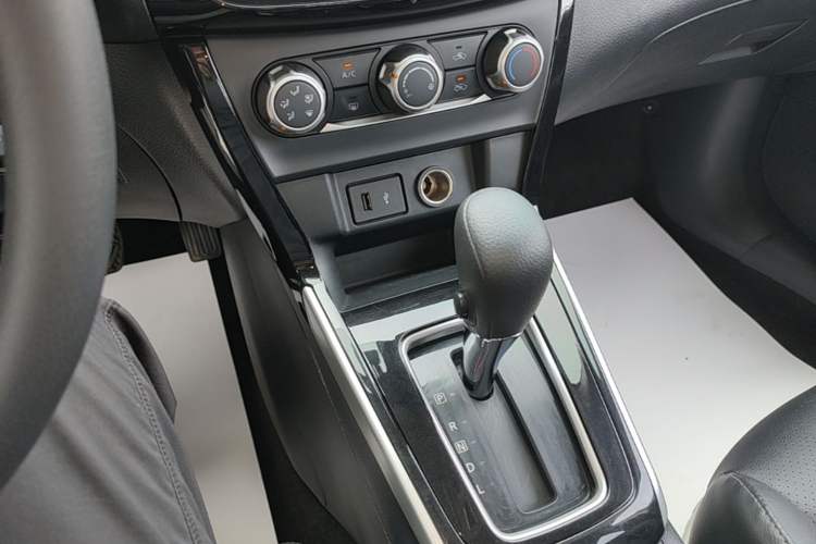 Used Nissan Sylphy 2021 Classic 1.6XL CVT Luxury Edition Gear Lever