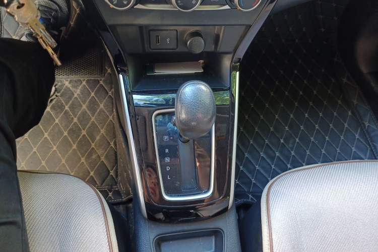 Used Nissan Sylphy 2021 Classic 1.6XL CVT Luxury Edition Gear Lever