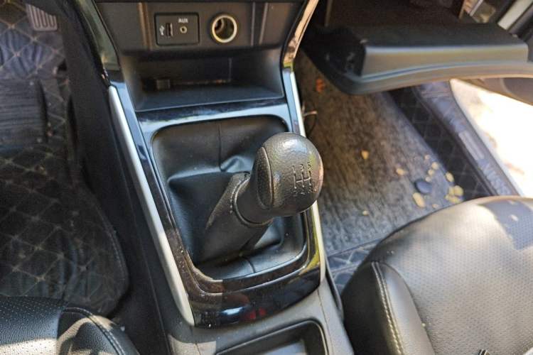 Used Nissan Sylphy 2021 Classic 1.6XL Manual Luxury Edition Gear Lever