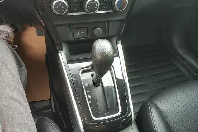 Used Nissan Sylphy 2021 Classic 1.6XL CVT Luxury Edition Gear Lever