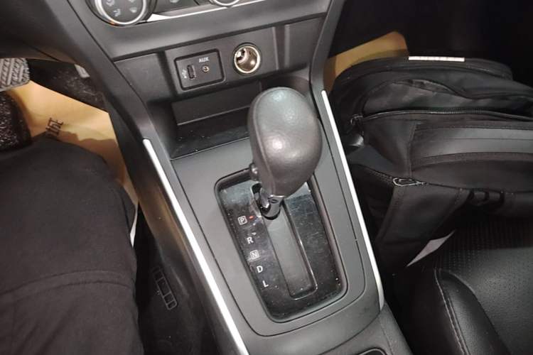 Used Nissan Sylphy 2021 Classic 1.6XE CVT Comfort Edition Gear Lever