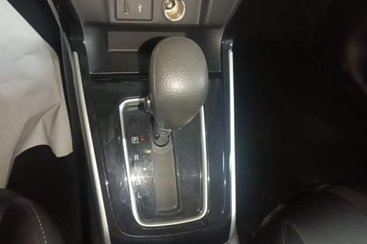 Used Nissan Sylphy 2021 Classic 1.6XL CVT Luxury Edition Gear Lever