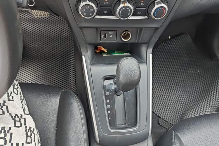 Used Nissan Sylphy 2021 Classic 1.6XE CVT Exclusive Edition Gear Lever