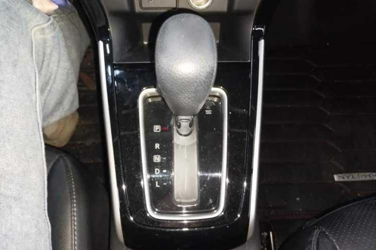 Used Nissan Sylphy 2021 Classic 1.6XL CVT Luxury Edition Gear Lever