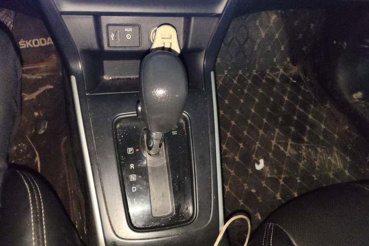Used Nissan Sylphy 2021 Classic 1.6XE CVT Comfort Edition Gear Lever