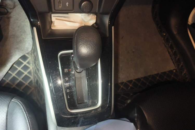 Used Nissan Sylphy 2021 Classic 1.6XL CVT Luxury Edition Gear Lever