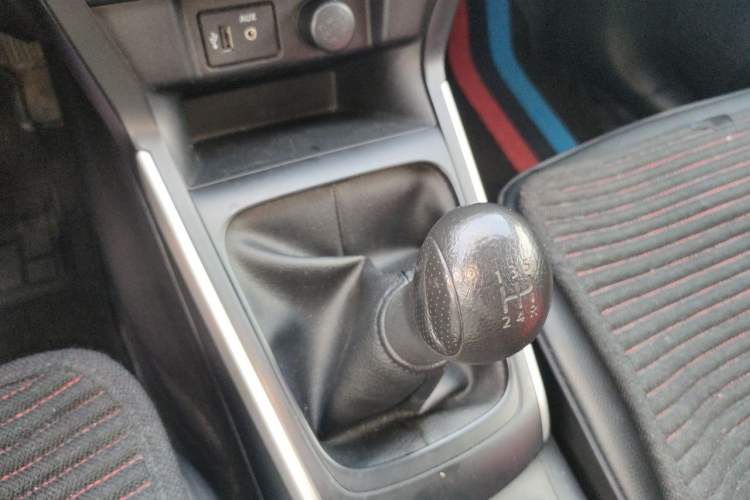 Used Nissan Sylphy 2021 Classic 1.6XE Manual Comfort Edition Gear Lever