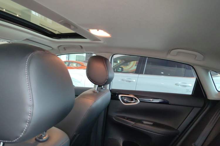 Used Nissan Sylphy 2021 Classic 1.6XE CVT Exclusive Edition Headliner