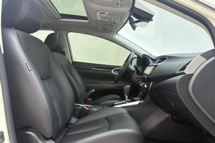 Used Nissan Sylphy 2021 Classic 1.6XL CVT Luxury Edition Interior 2