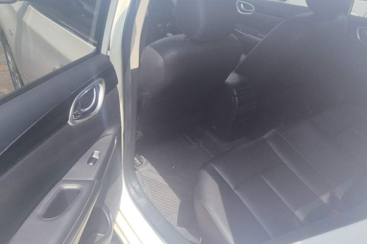 Used Nissan Sylphy 2021 Classic 1.6XL CVT Luxury Edition Interior 2