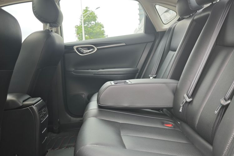 Used Nissan Sylphy 2021 Classic 1.6XL CVT Luxury Edition Interior 3