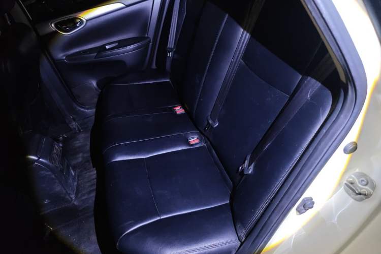 Used Nissan Sylphy 2021 Classic 1.6XE CVT Comfort Edition Interior 4