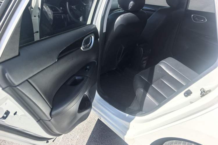 Used Nissan Sylphy 2021 Classic 1.6XL CVT Luxury Edition Interior 5
