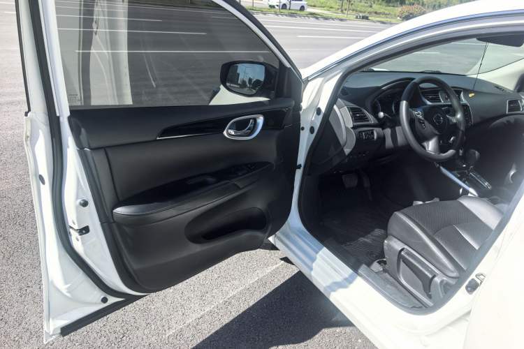 Used Nissan Sylphy 2021 Classic 1.6XL CVT Luxury Edition Interior 6