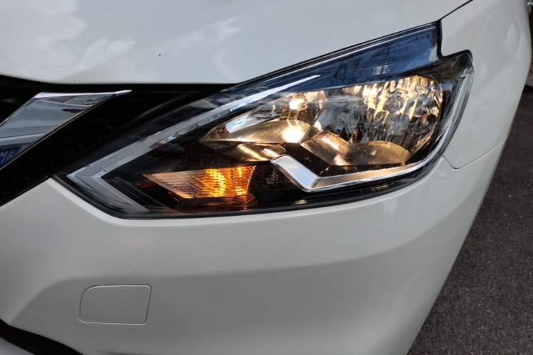Used Nissan Sylphy 2021 Classic 1.6XE CVT Exclusive Edition Left Front Headlight