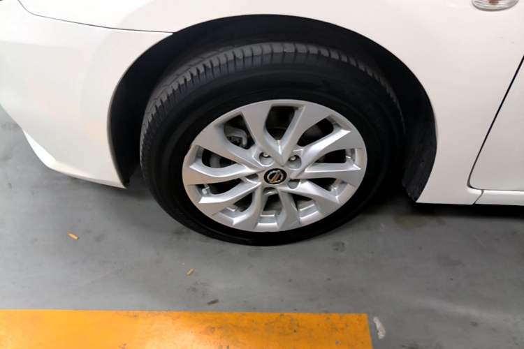 Used Nissan Sylphy 2021 Classic 1.6XL CVT Luxury Edition Left Front Wheel Hub
