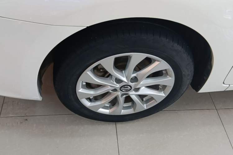 Used Nissan Sylphy 2021 Classic 1.6XL CVT Luxury Edition Left Front Wheel Hub
