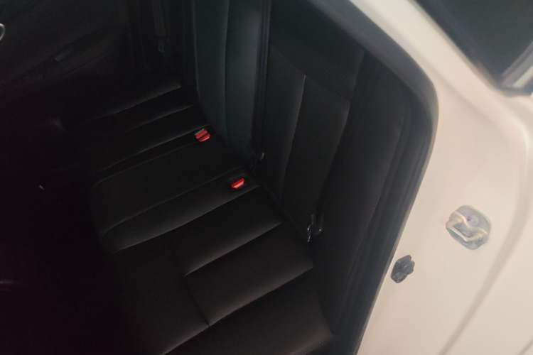 Used Nissan Sylphy 2021 Classic 1.6XL CVT Luxury Edition Left Rear Seat