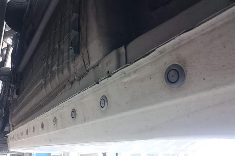 Used Nissan Sylphy 2021 Classic 1.6XE CVT Exclusive Edition Left Side Sill