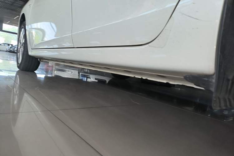 Used Nissan Sylphy 2021 Classic 1.6XL CVT Luxury Edition Left Side Sill
