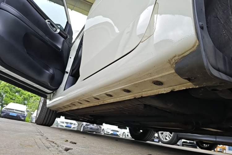 Used Nissan Sylphy 2021 Classic 1.6XL CVT Luxury Edition Left Side Sill