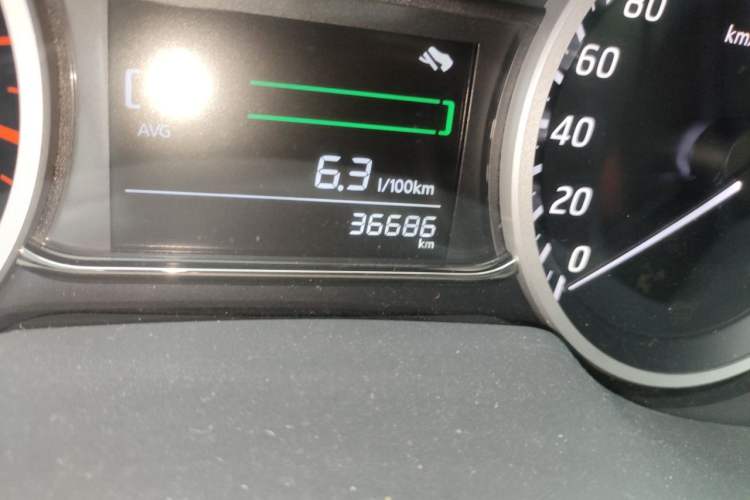 Used Nissan Sylphy 2021 Classic 1.6XL Manual Luxury Edition Odometer Close Up