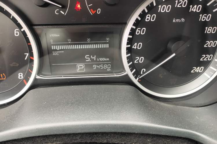 Used Nissan Sylphy 2021 Classic 1.6XE CVT Comfort Edition Odometer Close Up