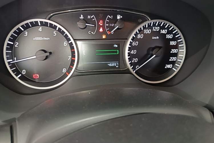 Used Nissan Sylphy 2021 Classic 1.6XL Manual Luxury Edition Odometer Close Up
