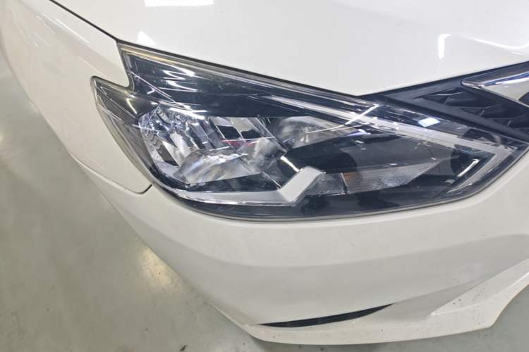 Used Nissan Sylphy 2021 Classic 1.6XE CVT Comfort Edition Right Front Headlight