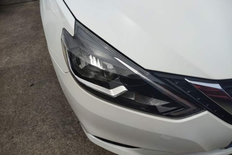 Used Nissan Sylphy 2021 Classic 1.6XE CVT Comfort Edition Right Front Headlight