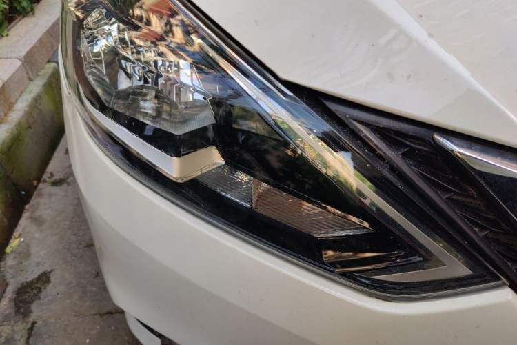 Used Nissan Sylphy 2021 Classic 1.6XL CVT Luxury Edition Right Front Headlight
