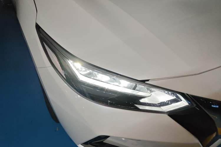 Used Nissan Sylphy 2021 1.6L XL CVT Enjoyment Edition Right Front Headlight