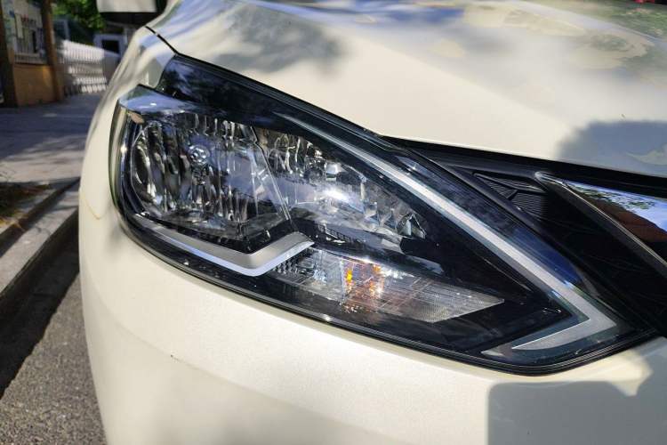 Used Nissan Sylphy 2021 Classic 1.6XL CVT Luxury Edition Right Front Headlight