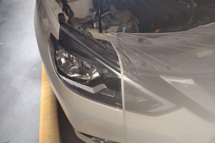 Used Nissan Sylphy 2021 Classic 1.6XL Manual Luxury Edition Right Front Headlight