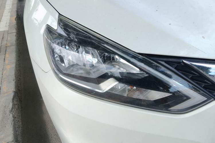 Used Nissan Sylphy 2021 Classic 1.6XE CVT Comfort Edition Right Front Headlight