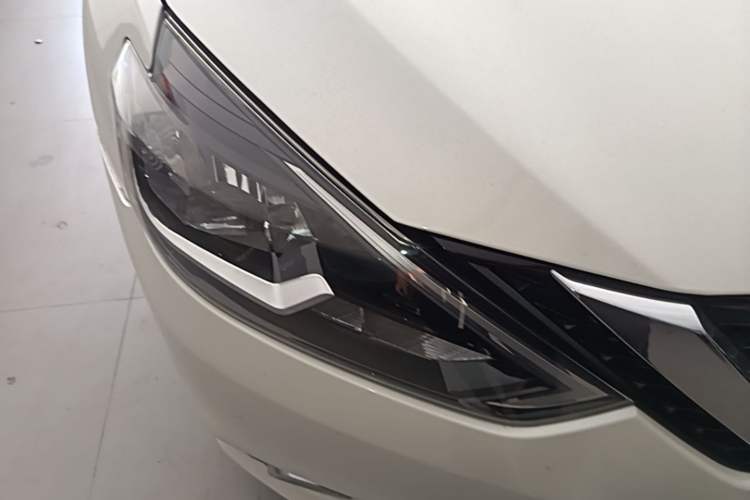 Used Nissan Sylphy 2021 Classic 1.6XL Manual Luxury Edition Right Front Headlight