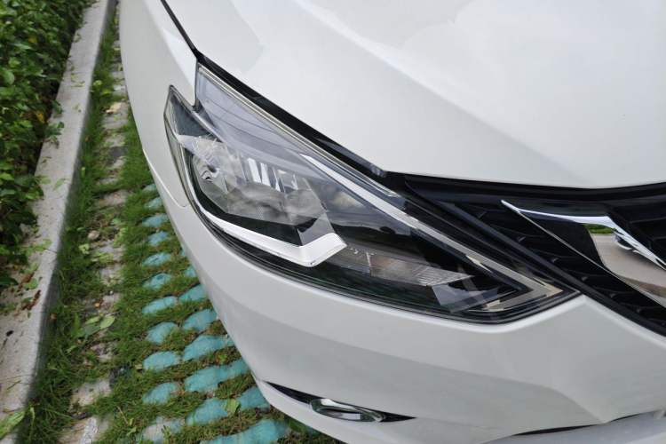 Used Nissan Sylphy 2021 Classic 1.6XL CVT Luxury Edition Right Front Headlight